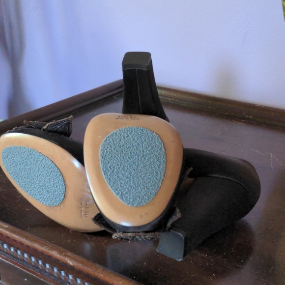 Shoes - Picture 3 of 4